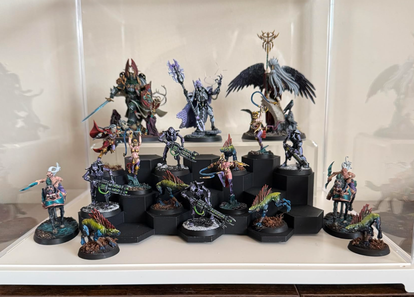 Acrylic Display Cases vs Open Stands for Miniatures | WarSplay™